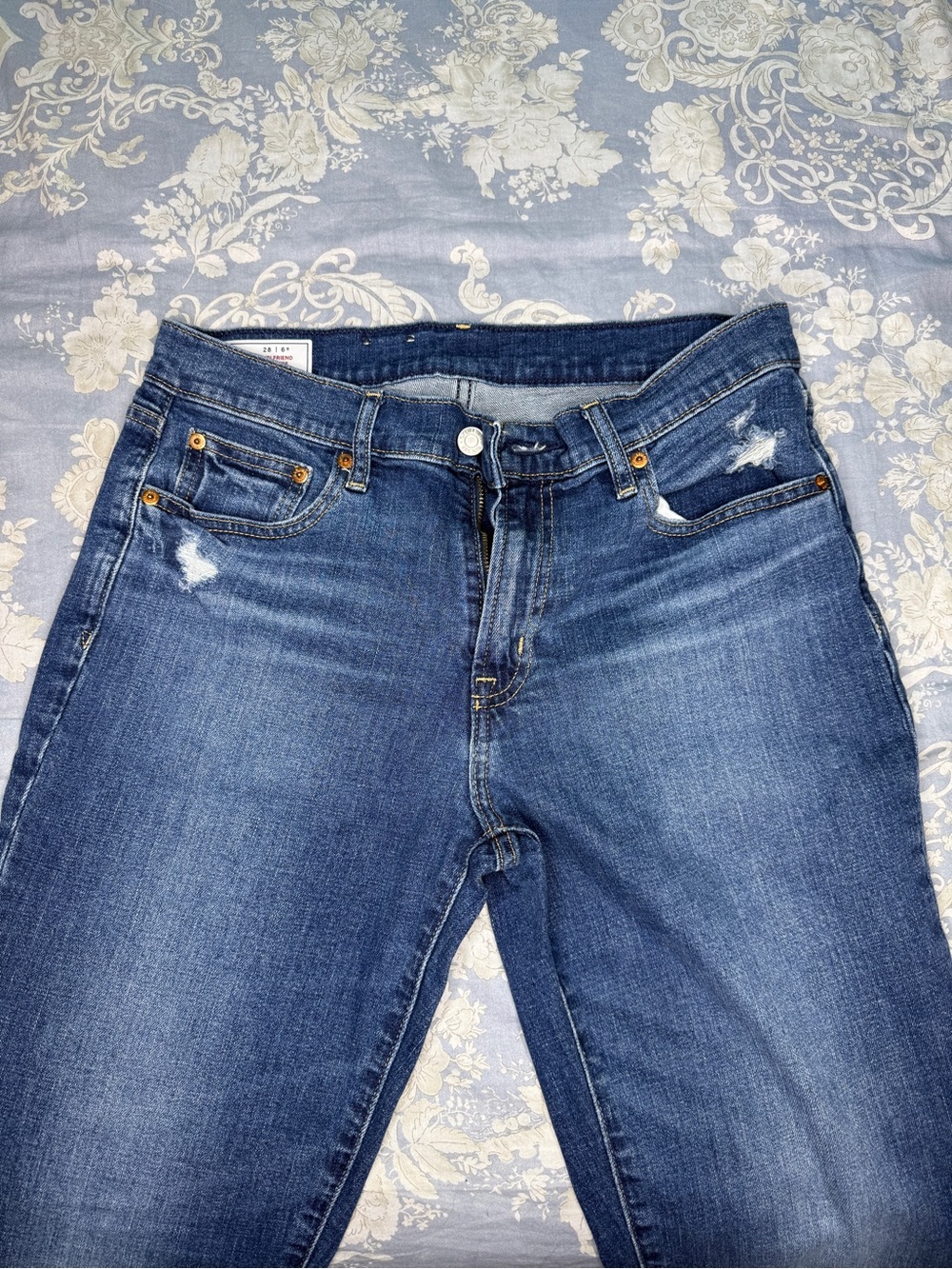 GAP Women's Medium Blue Skinny Jeans with Light Distressing